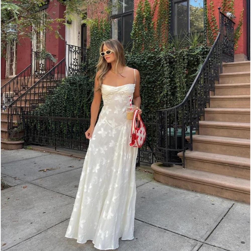 HOUSE OF CB 'Seren' Vintage Cream Floral Lace Back Maxi Dress NWOT size XS